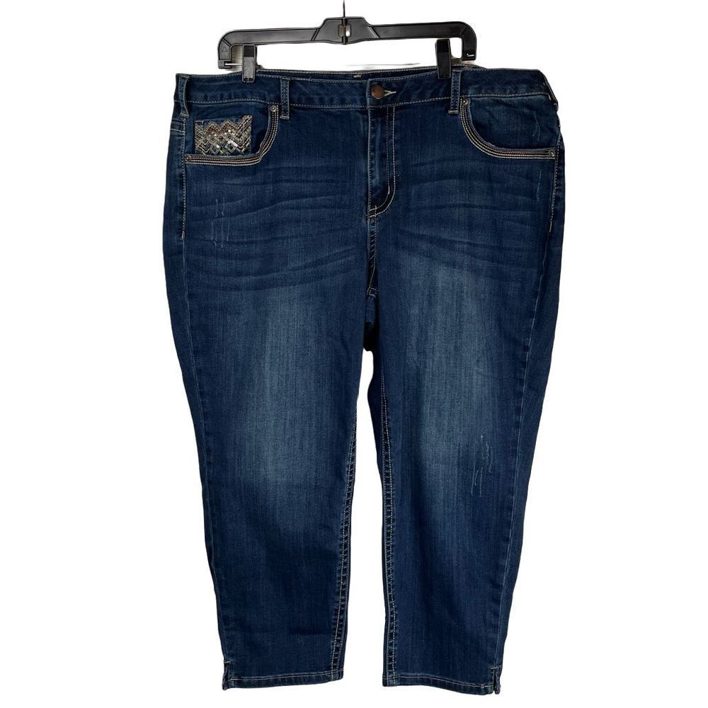 Lane Bryant Capri Jeans with Embroidered Pockets Womens Size 22
